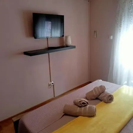 Urban Comfort Apartment. Apartment *