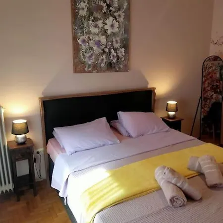 Urban Comfort Apartment. *